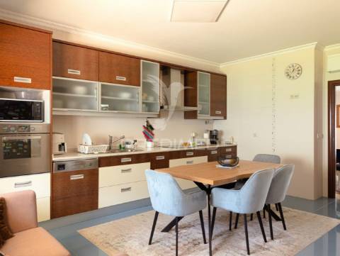Moradia t4 de luxo semi-nova em tomar