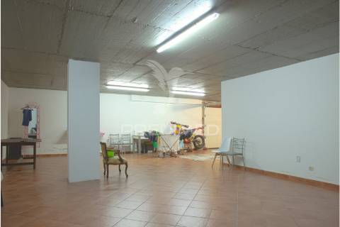 Moradia t4 de luxo semi-nova em tomar