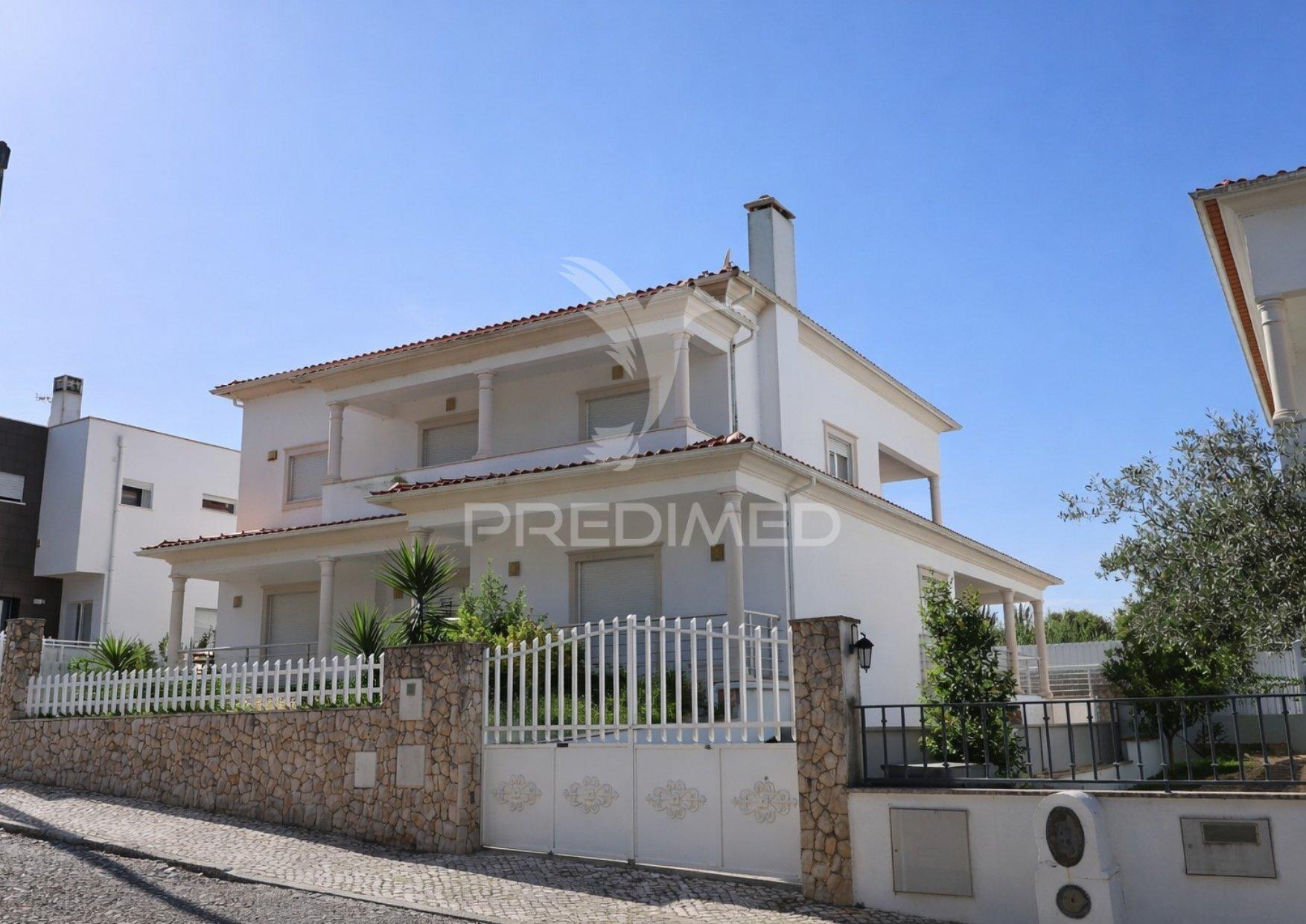 Moradia independente t5 | 600 m² de exclusividade, conforto e privacidade em porto de mós