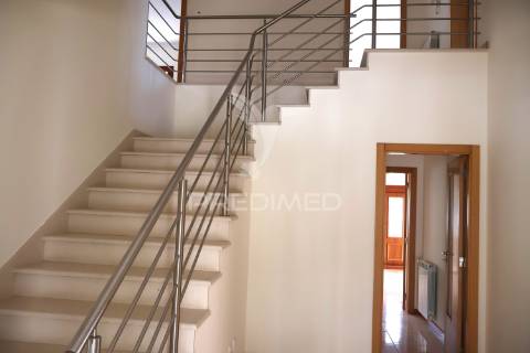 Moradia independente t5 | 600 m² de exclusividade, conforto e privacidade em porto de mós