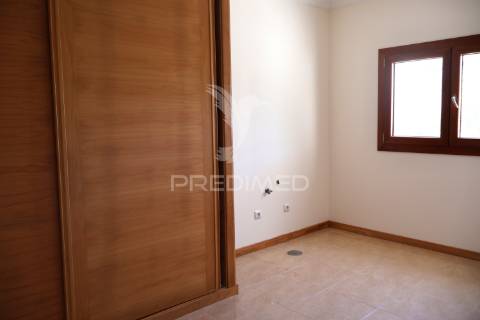 Moradia independente t5 | 600 m² de exclusividade, conforto e privacidade em porto de mós
