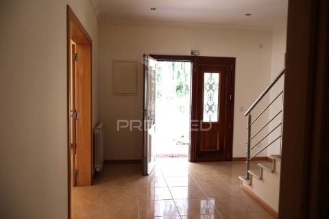 Moradia independente t5 | 600 m² de exclusividade, conforto e privacidade em porto de mós