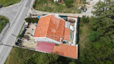 Exclusiva moradia em coina com espaço exterior de excelência e anexo independente
