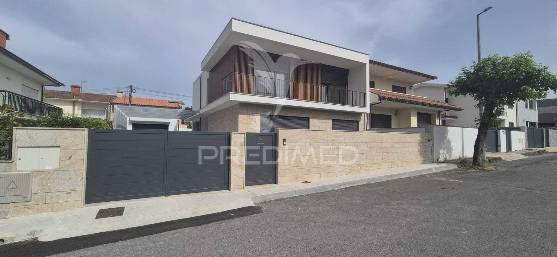 Moradia t4 em palmeira