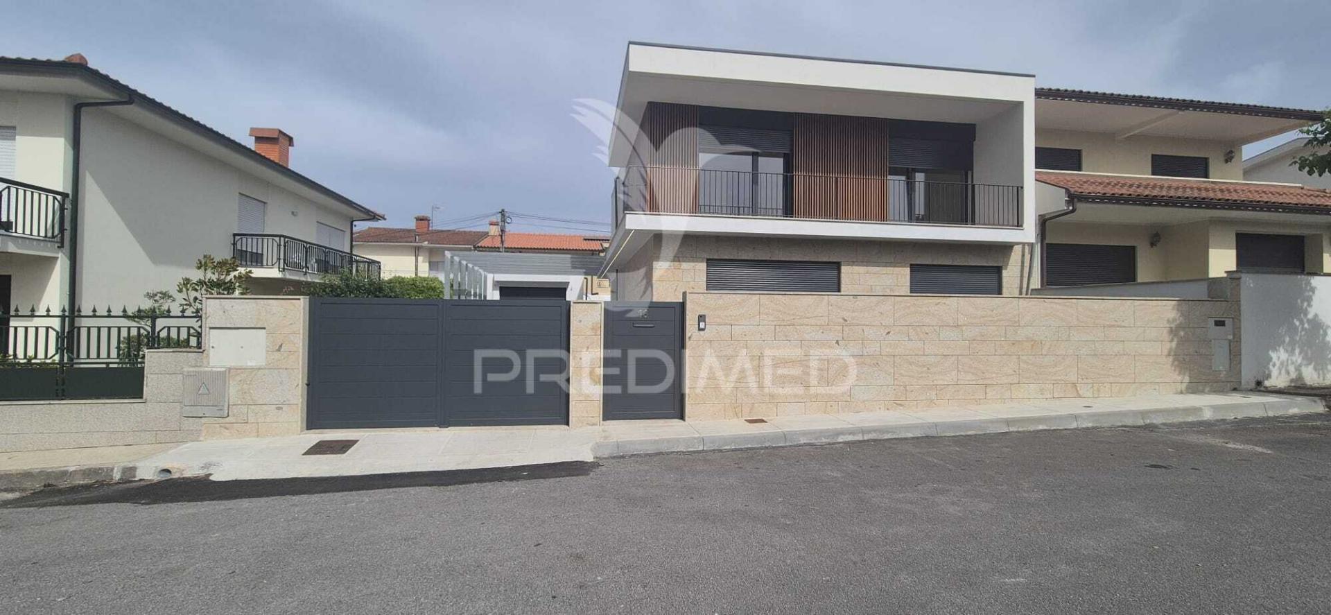 Moradia t4 em palmeira