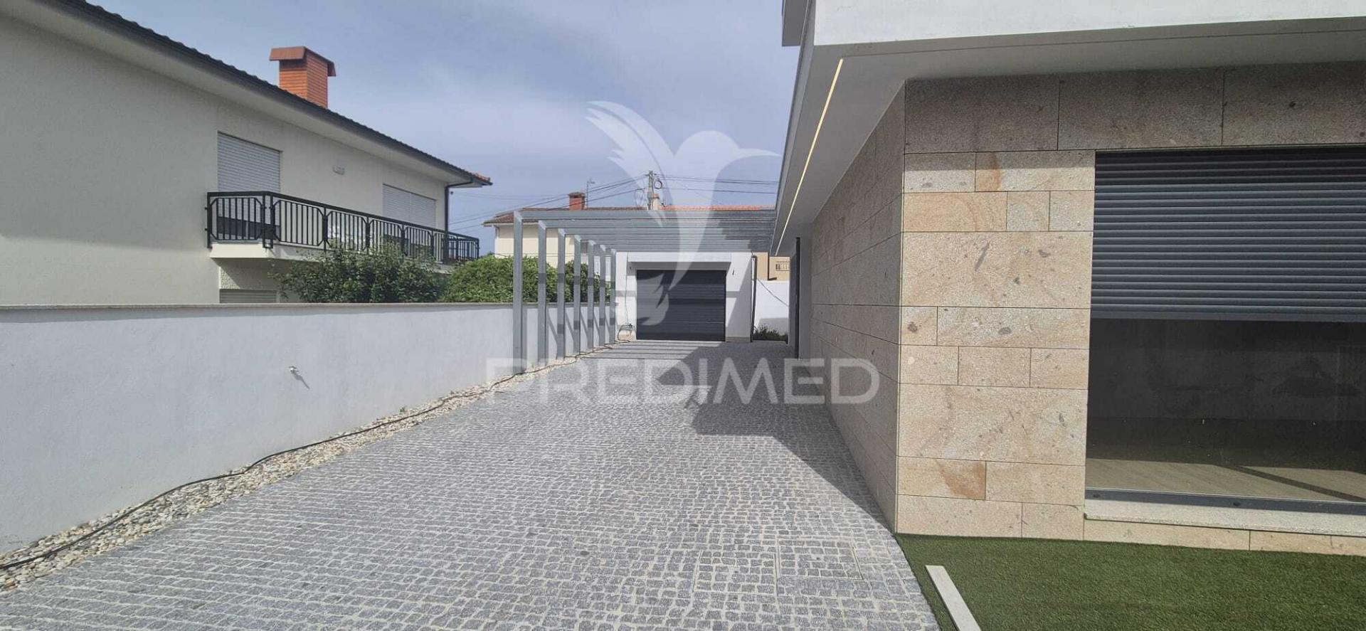 Moradia t4 em palmeira