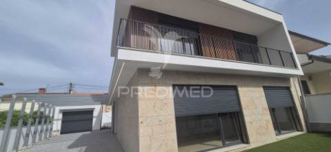 Moradia t4 em palmeira