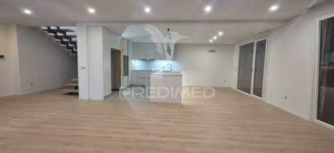 Moradia t4 em palmeira