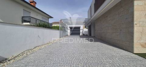 Moradia t4 em palmeira