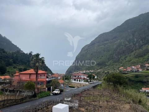 Moradia t3 com 2.000m2 de terreno em s. vicente