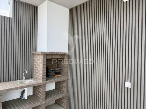 Moradia t4 de luxo isolada em azeitão