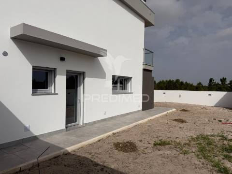 Moradia t4 de luxo isolada em azeitão