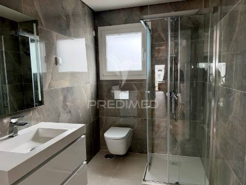 Moradia t4 de luxo isolada em azeitão