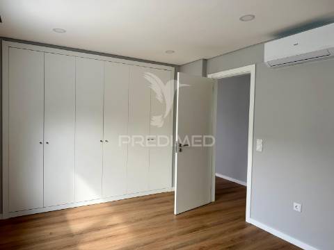 Moradia t4 de luxo isolada em azeitão