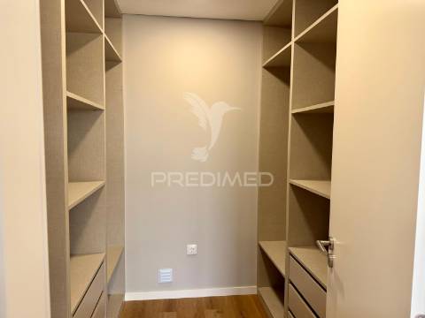 Moradia t4 de luxo isolada em azeitão