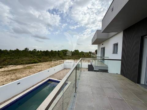 Moradia t4 de luxo isolada em azeitão