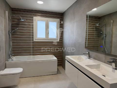 Moradia t4 de luxo isolada em azeitão