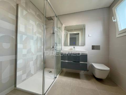 Moradia t4 de luxo isolada em azeitão