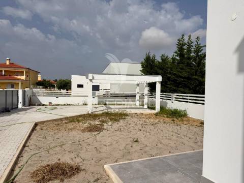 Moradia t4 de luxo isolada em azeitão