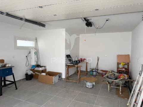 Moradia t4 de luxo isolada em azeitão