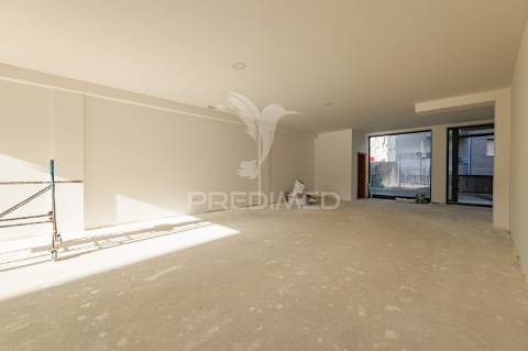 Loja para comercio e serviços com 116 m2 centro da vila, arco de baúlhe