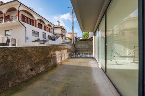 Loja para comercio e serviços com 116 m2 centro da vila, arco de baúlhe