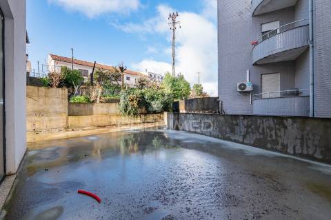 Loja para comercio e serviços com 116 m2 centro da vila, arco de baúlhe