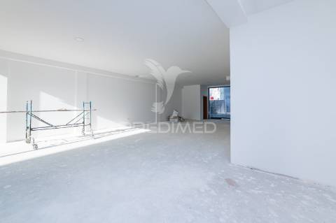 Loja para comercio e serviços com 116 m2 centro da vila, arco de baúlhe