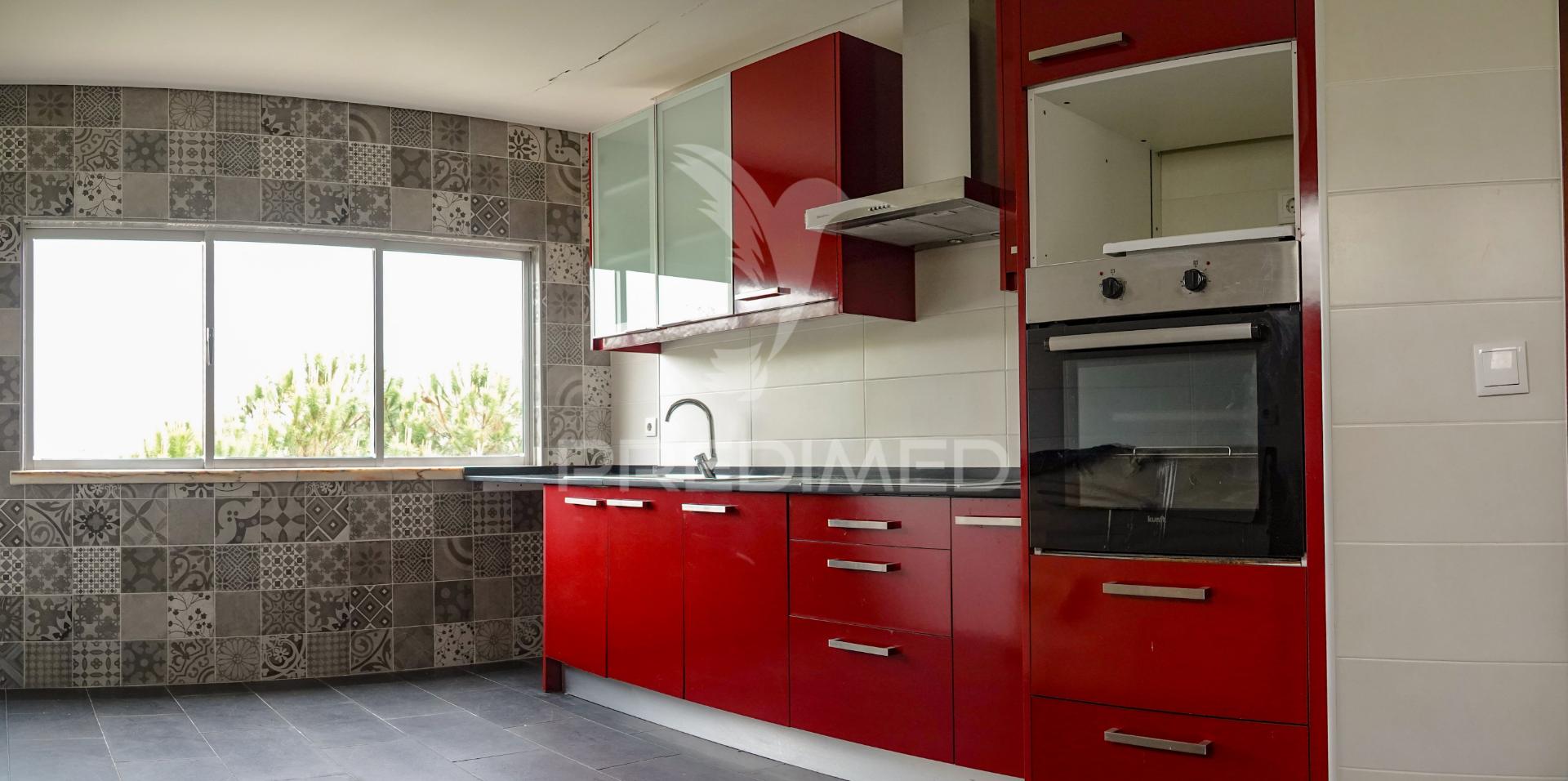 Apartamento t4 remodelado em abrantes.