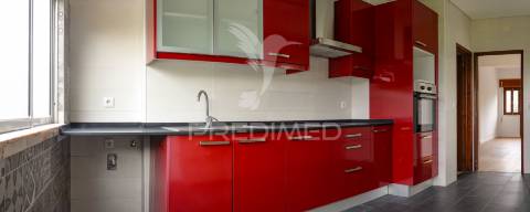 Apartamento t4 remodelado em abrantes.