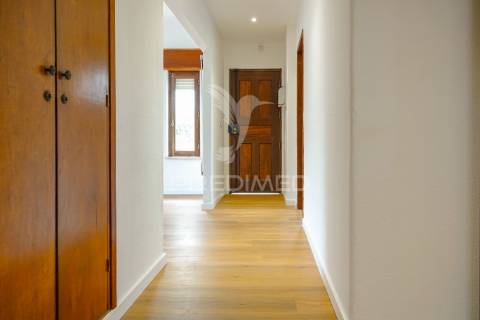 Apartamento t4 remodelado em abrantes.