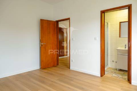 Apartamento t4 remodelado em abrantes.