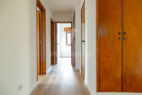 Apartamento t4 remodelado em abrantes.