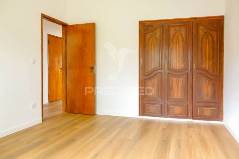 Apartamento t4 remodelado em abrantes.