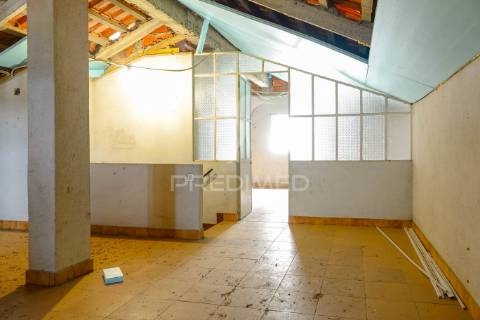 Apartamento t4 remodelado em abrantes.