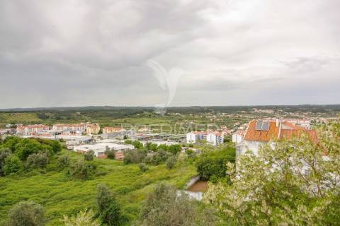 Apartamento t4 remodelado em abrantes.