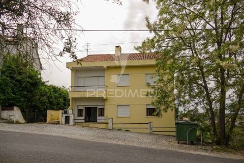 Apartamento t4 remodelado em abrantes.