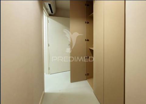 Estúdio t1 novo, mobilado e c/ terraço privado junto à universidade lusíadas