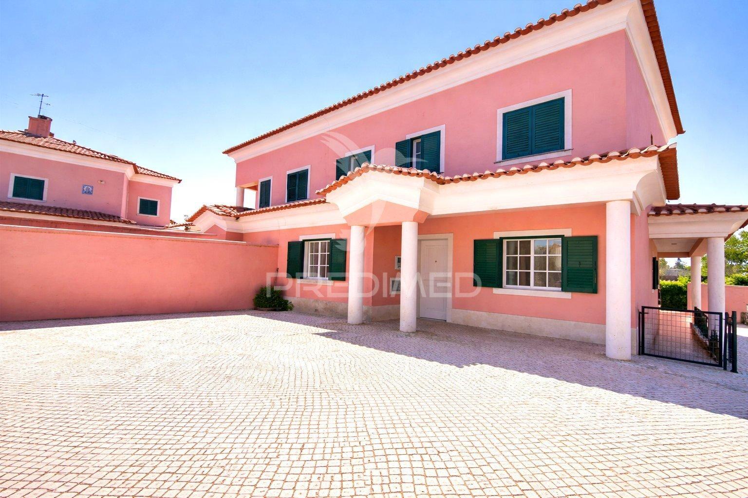 Moradia  geminada albarraque