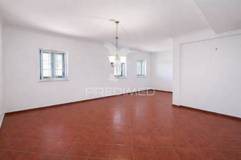 Moradia  geminada albarraque