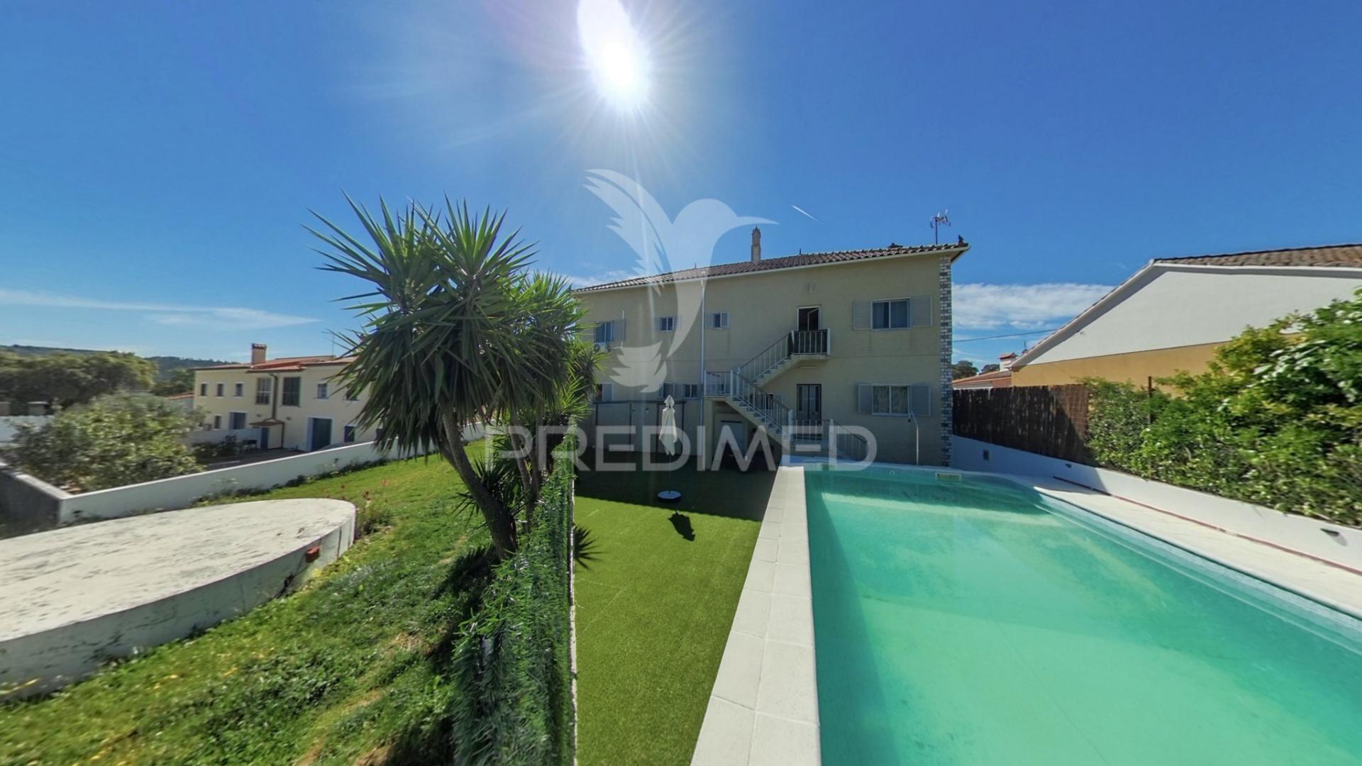 Moradia bi-familiar com enorme potencial