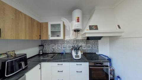 Moradia bi-familiar com enorme potencial