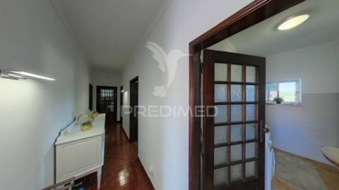 Moradia bi-familiar com enorme potencial