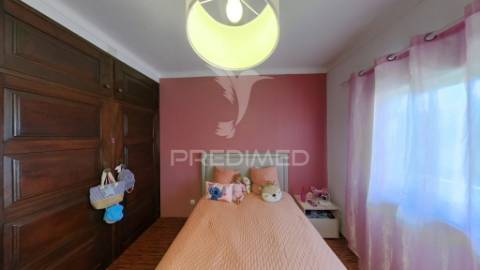 Moradia bi-familiar com enorme potencial