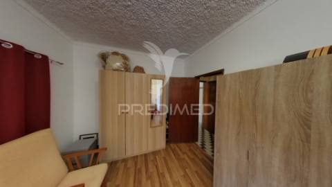 Moradia bi-familiar com enorme potencial