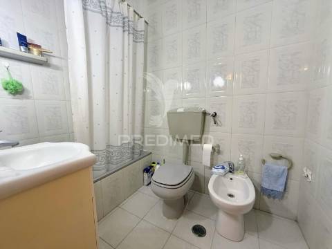 Apartamento t2, boa localização, lavradio : barreiro