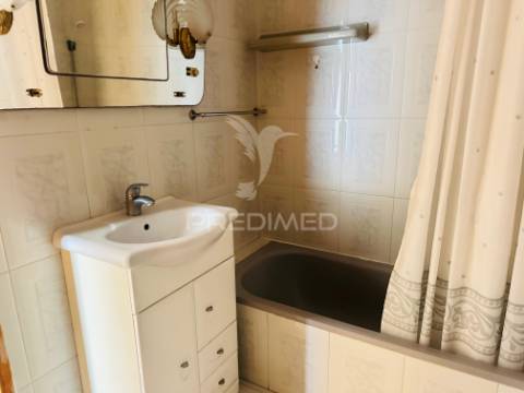 Apartamento t2, boa localização, lavradio : barreiro