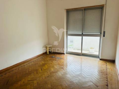 Apartamento t2, boa localização, lavradio : barreiro