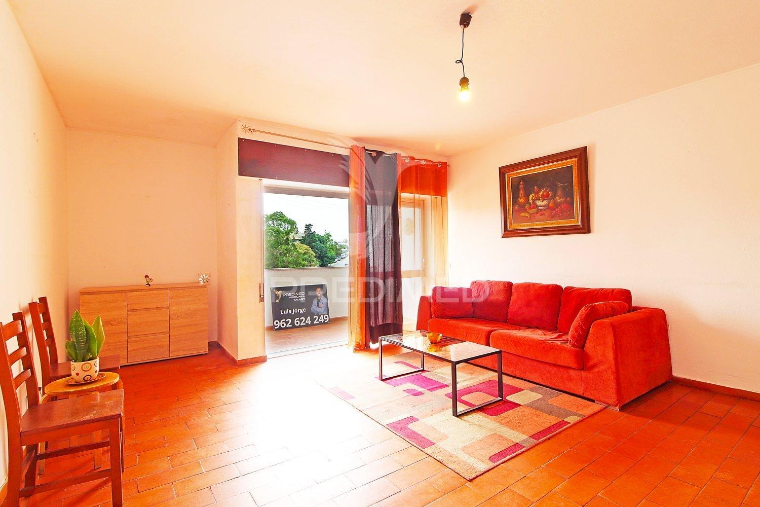 Apartamento t1 espaçoso para venda no monte choro