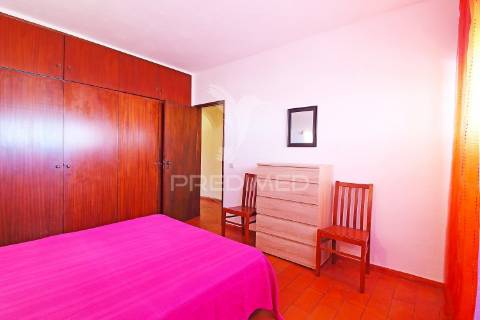 Apartamento t1 espaçoso para venda no monte choro